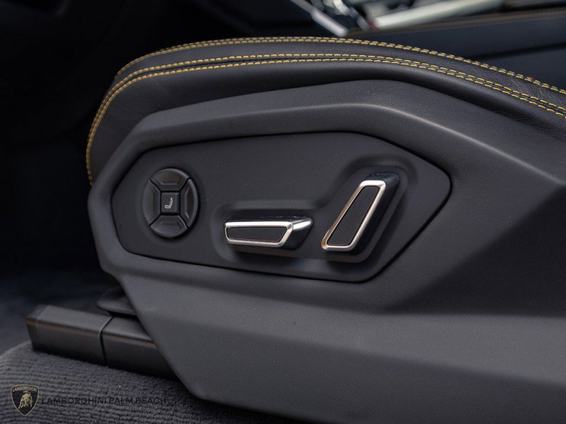 Used 2023 Lamborghini Urus S image 22