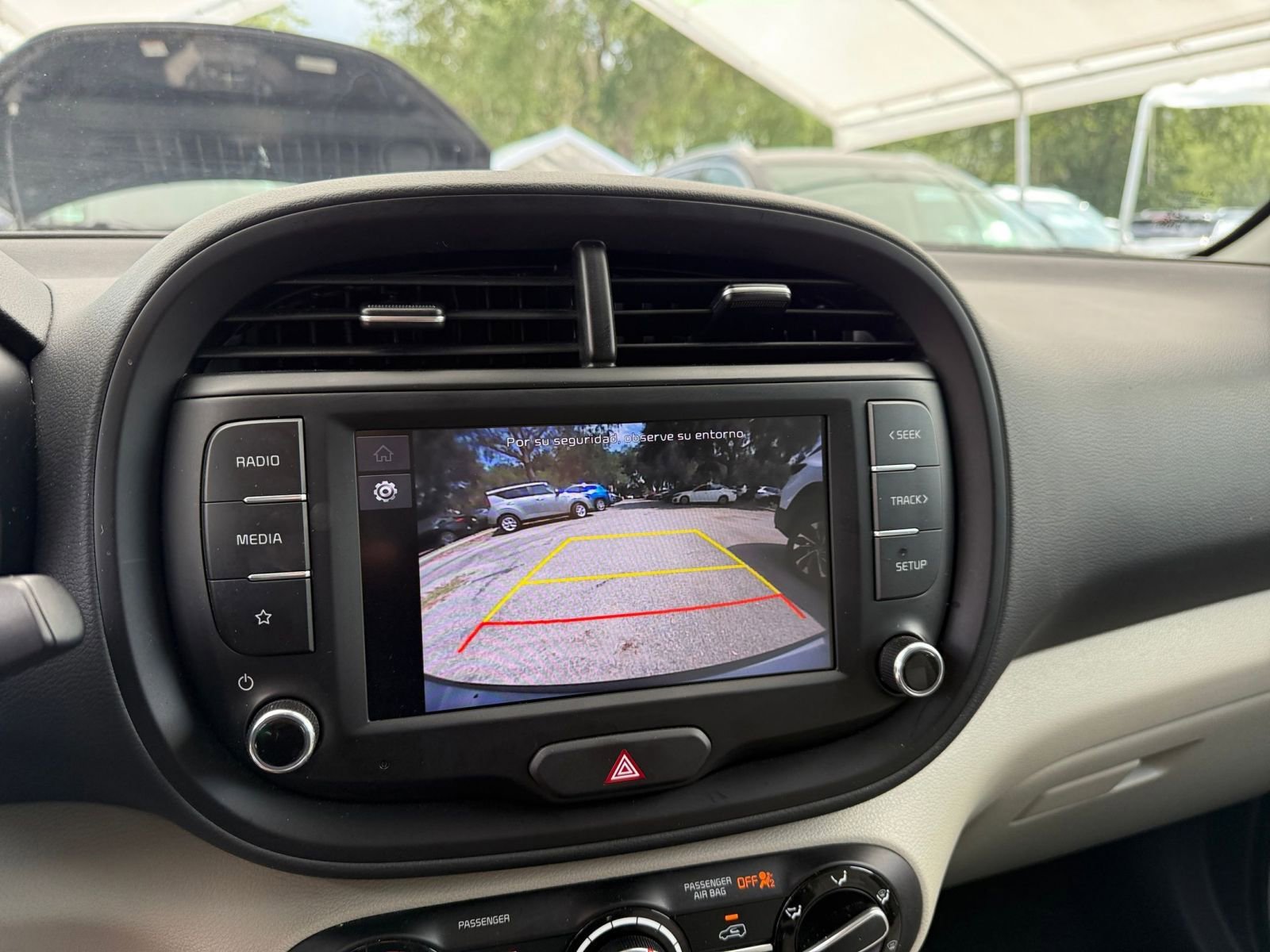 Used 2025 Kia Soul LX w/ LX Technology Package FWD image 17