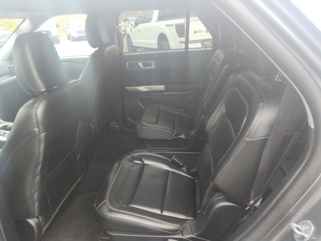 Used 2024 Ford Explorer XLT w/ Equipment Group 202A image 19