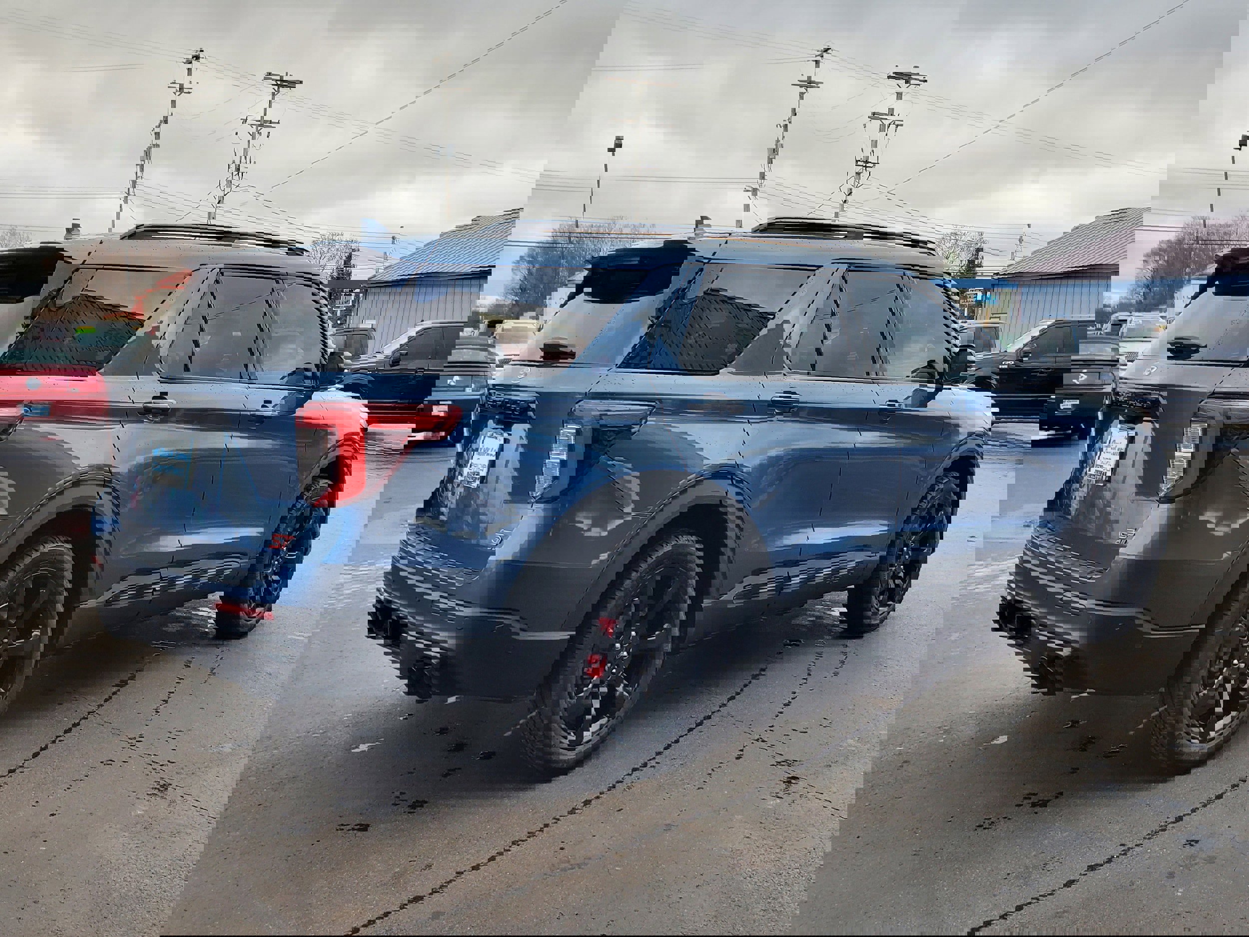 Used 2020 Ford Explorer ST w/ ST Street Pack image 4