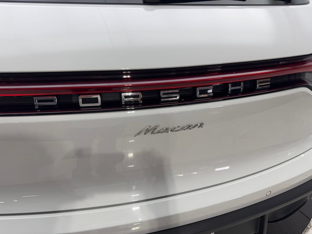 Used 2022 Porsche Macan AWD/4WD image 20