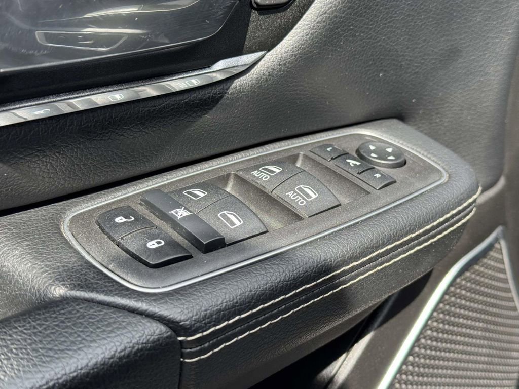 Used 2022 RAM 1500 Laramie w/ Sport Appearance Package AWD/4WD image 17