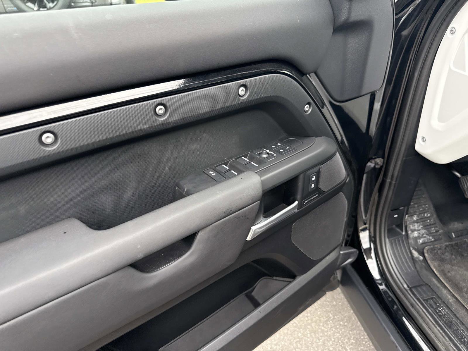 Used 2025 Land Rover Defender 110 S AWD/4WD image 18