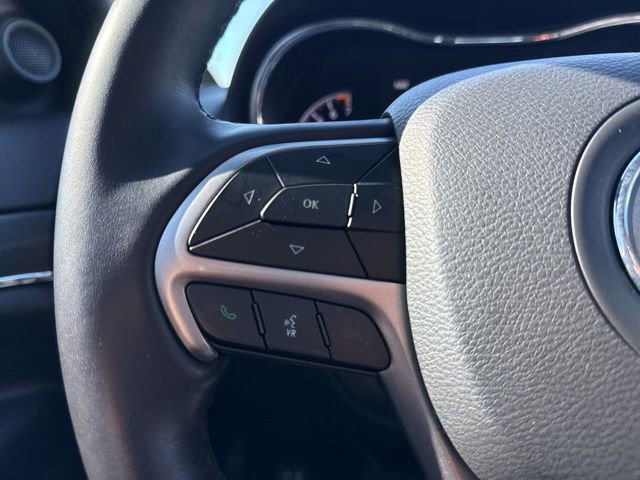 Used 2022 Jeep Grand Cherokee Limited image 21