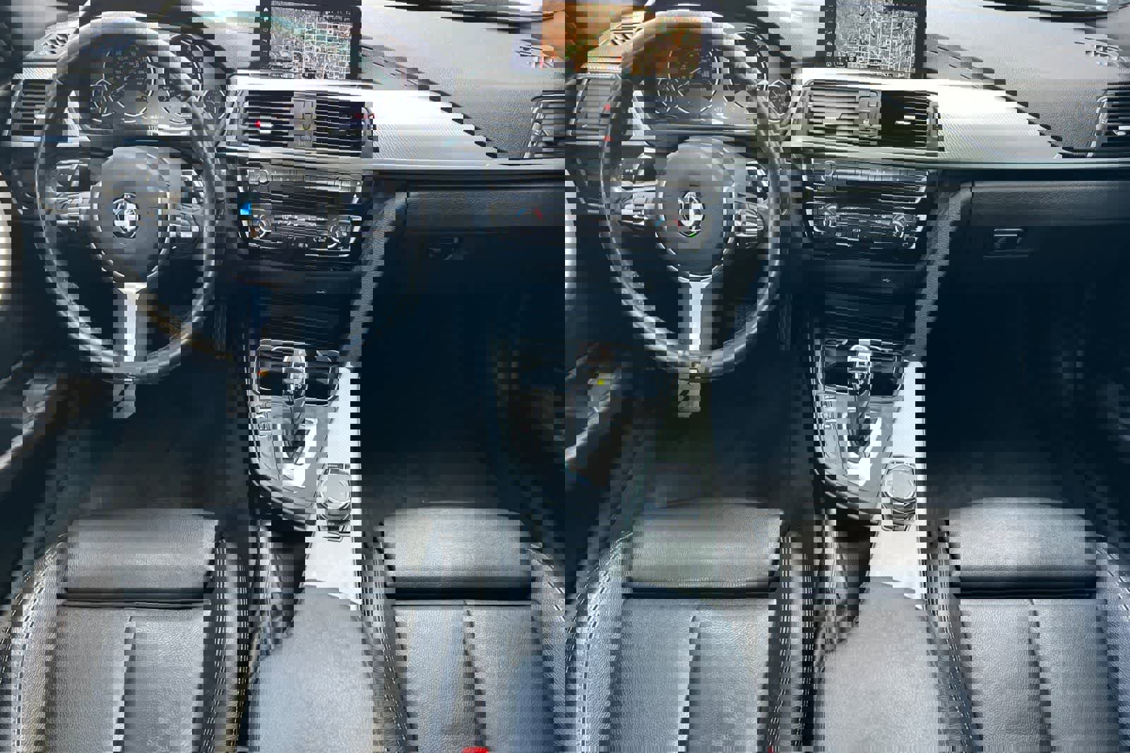 Used 2018 BMW 340i Sedan w/ Premium Package image 4