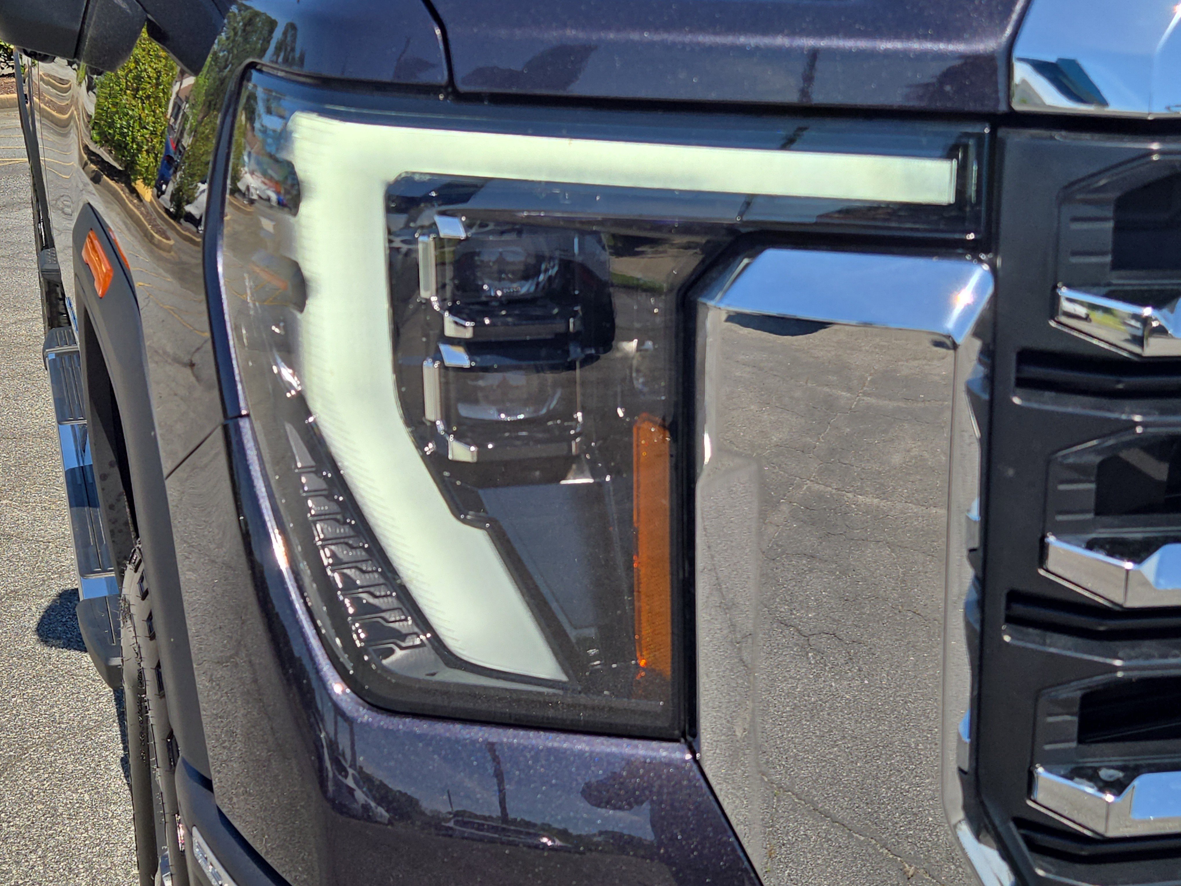 Used 2025 GMC Sierra 2500 SLT w/ SLT Convenience Package AWD/4WD image 5