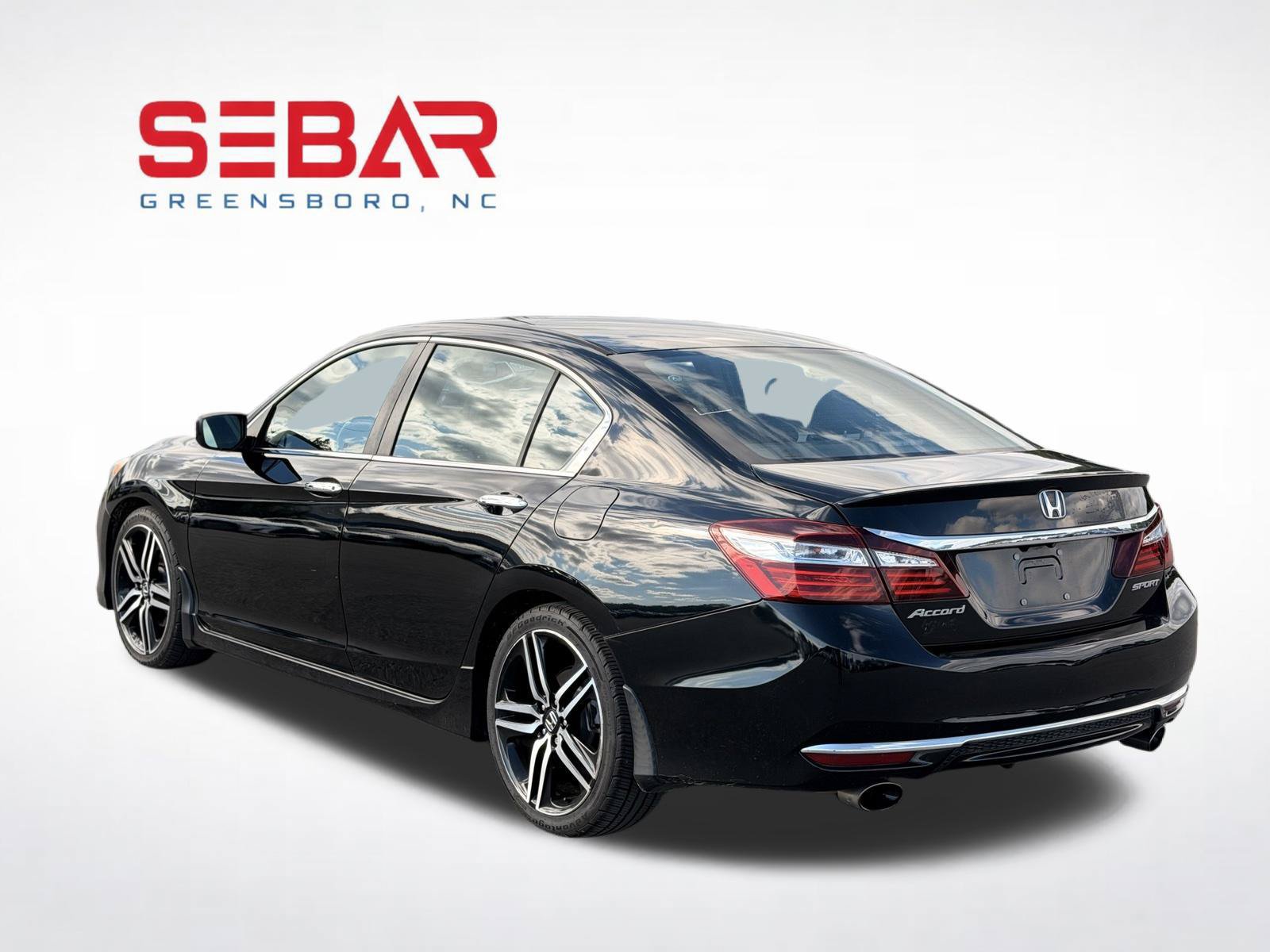 Used 2017 Honda Accord Sport image 7