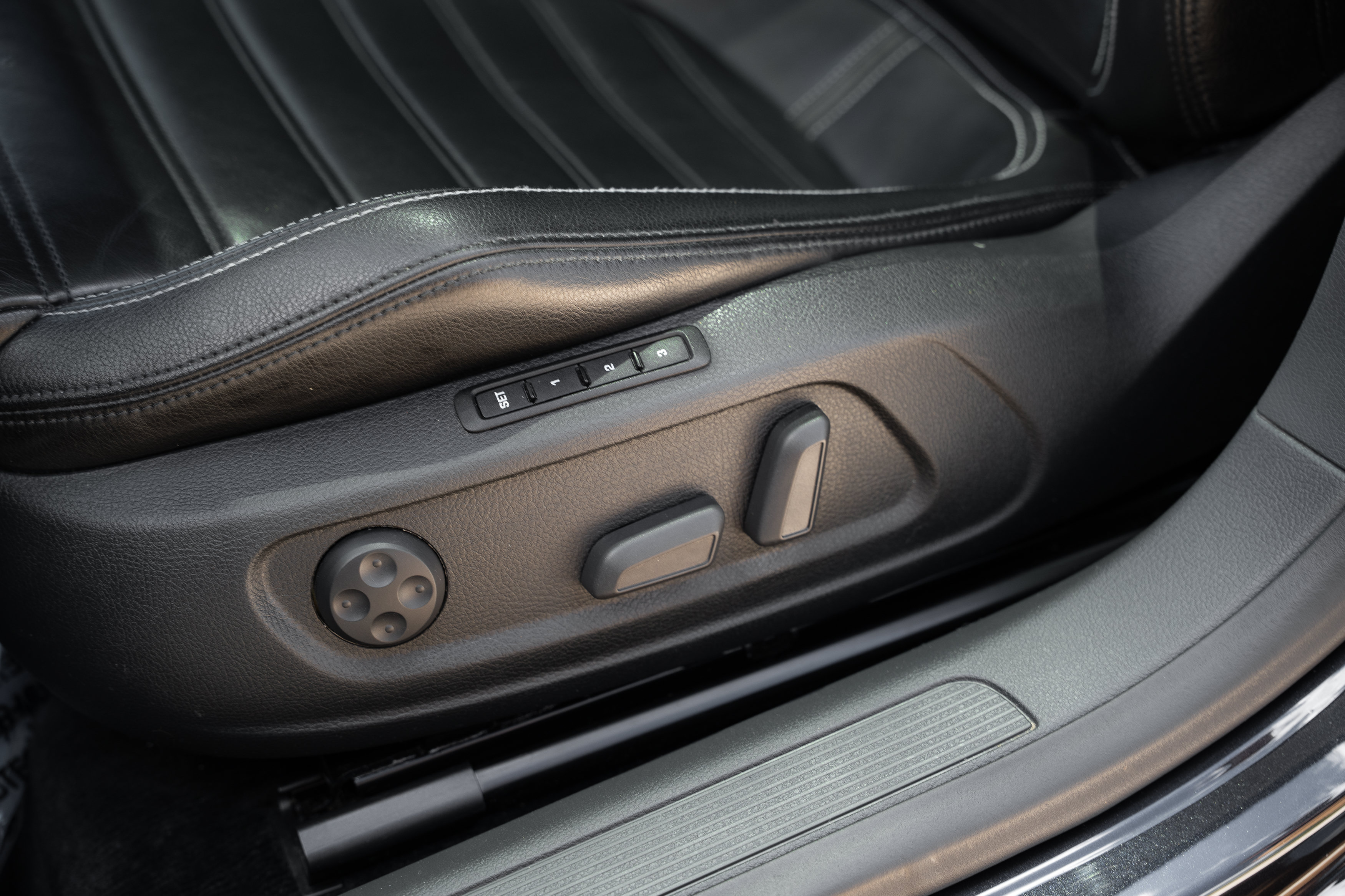 Used 2009 Volkswagen CC Luxury FWD image 19