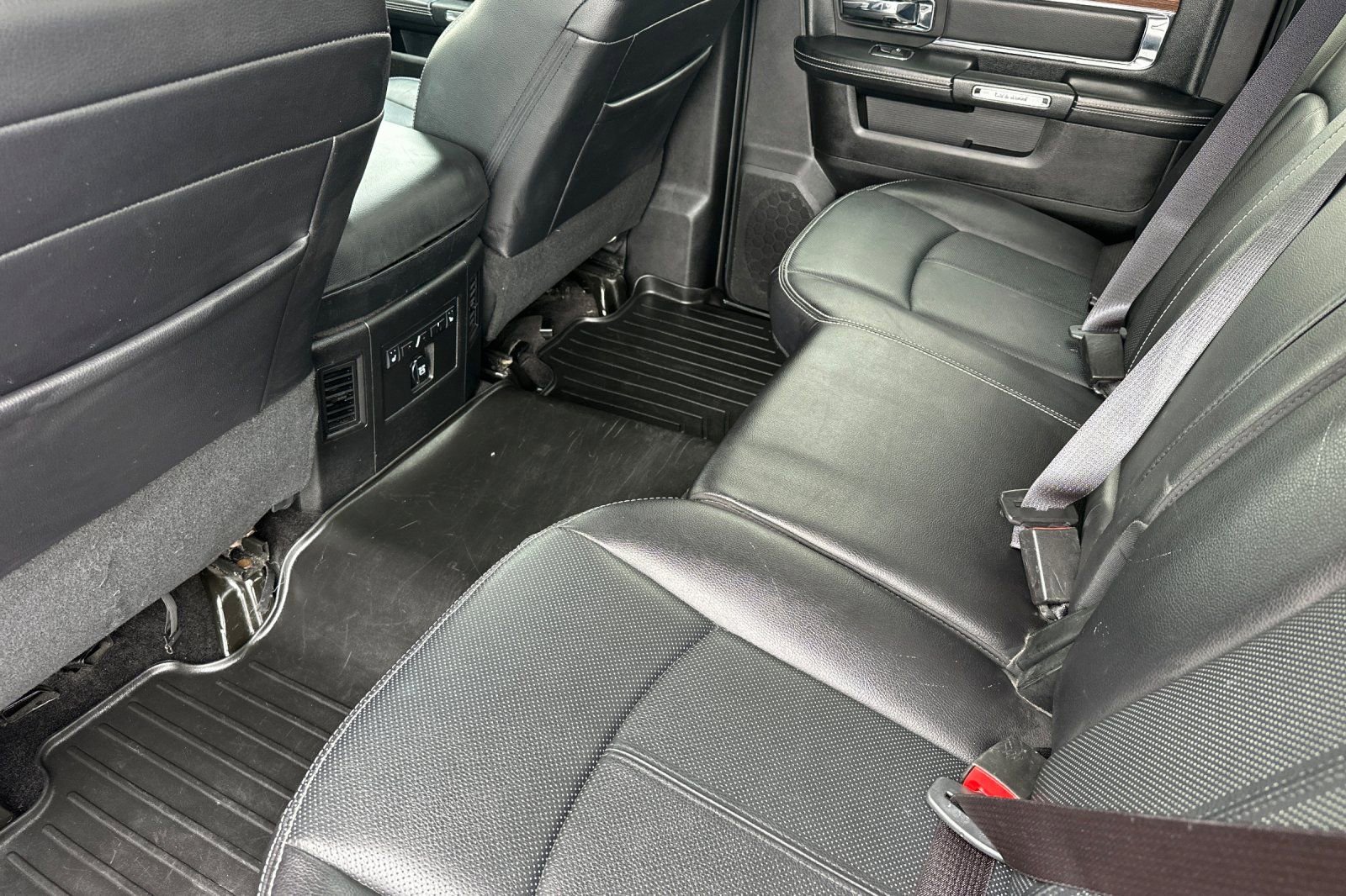 Used 2018 RAM 2500 Laramie w/ Sport Appearance Group image 14