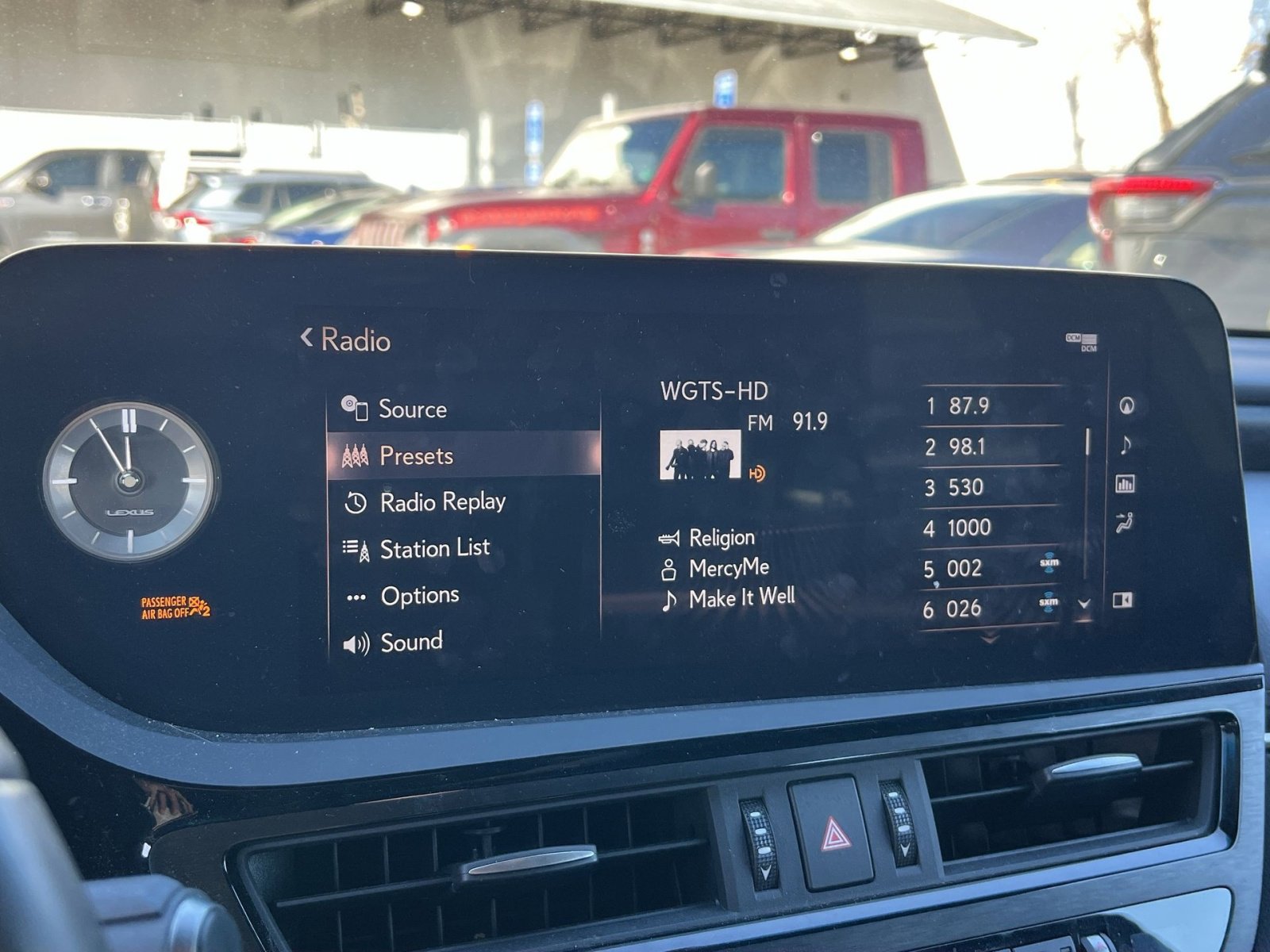 Used 2022 Lexus ES 300h w/ Luxury Package image 18