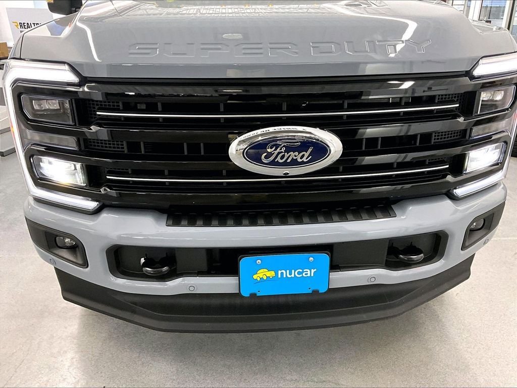 Used 2025 Ford F350 Platinum w/ FX4 Off-Road Package AWD/4WD image 31