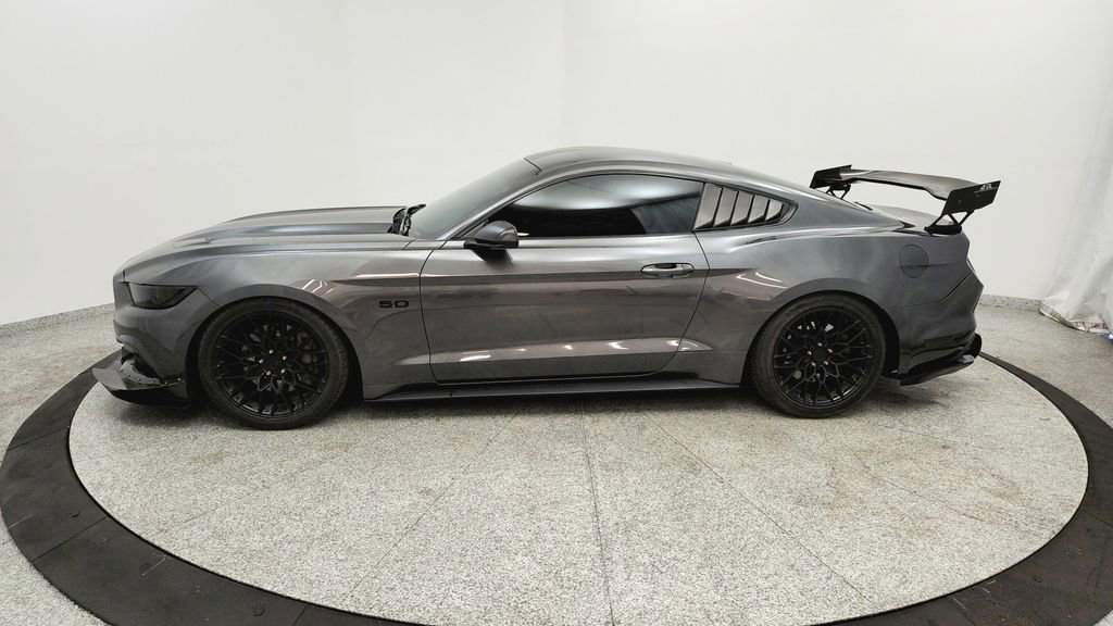 Used 2016 Ford Mustang GT RWD image 2