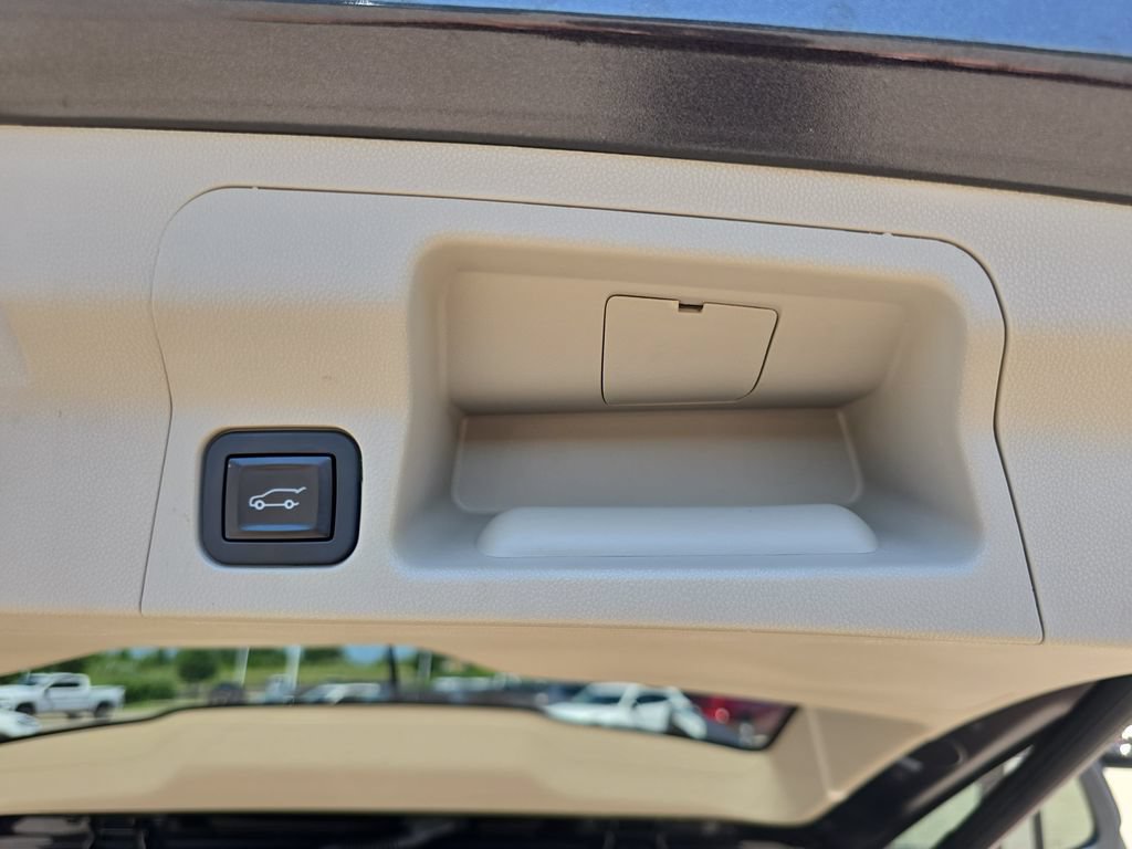 Certified 2019 GMC Acadia Denali w/ Technology Package AWD/4WD image 14