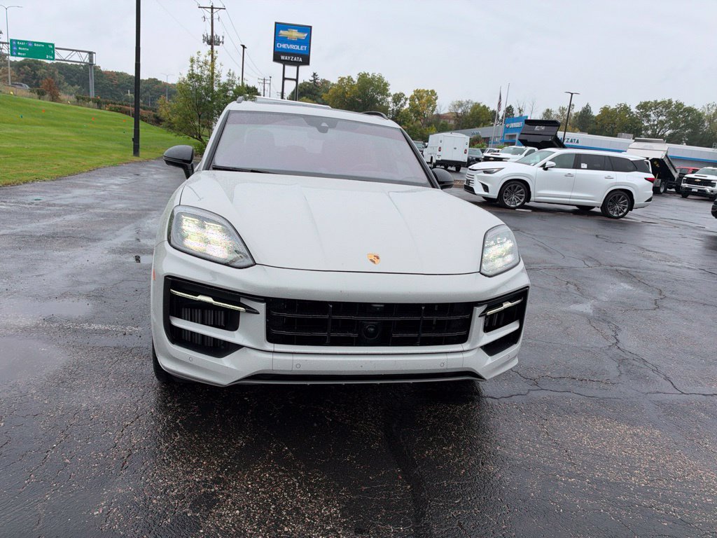 Used 2025 Porsche Cayenne GTS AWD/4WD image 11