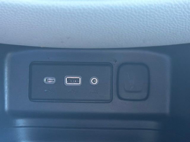 Used 2021 Chevrolet Equinox LS w/ LS Convenience Package image 41