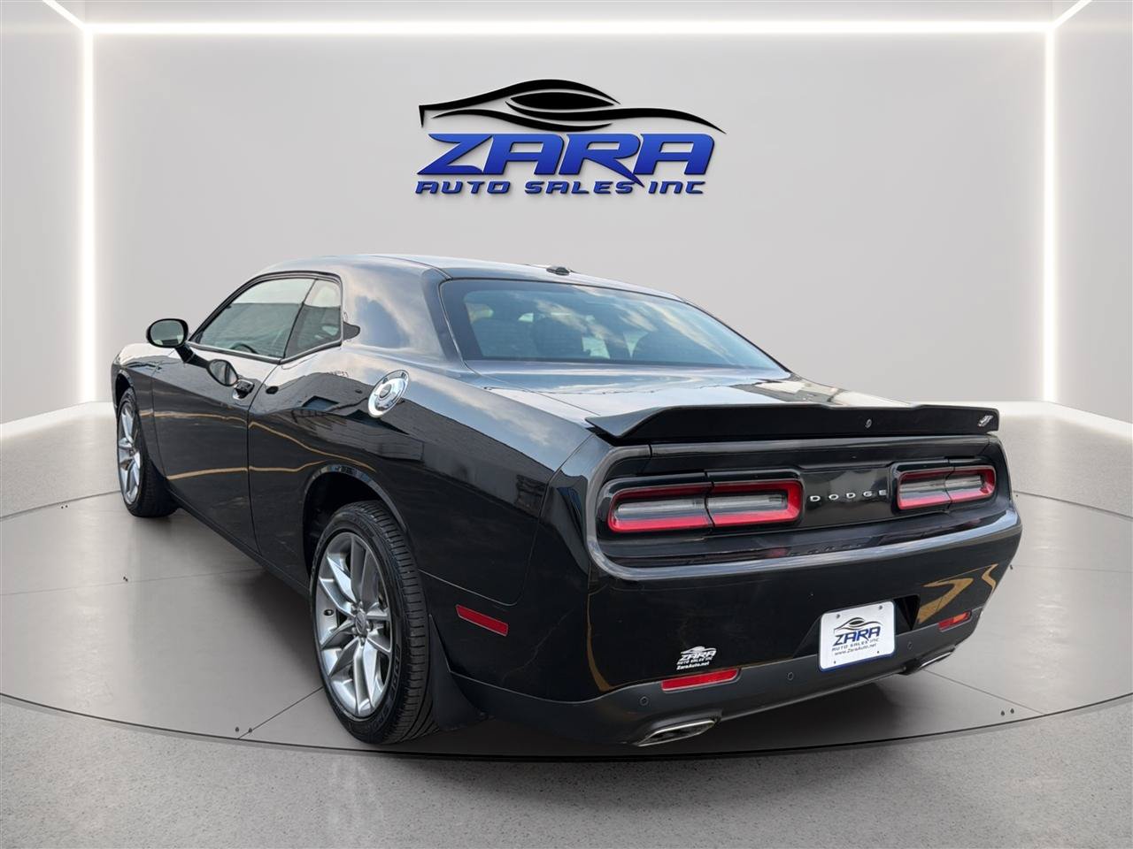 Used 2022 Dodge Challenger GT AWD/4WD image 5