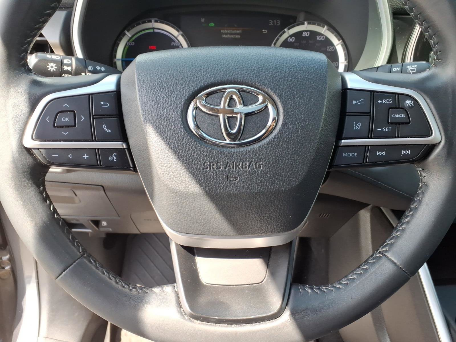 Used 2022 Toyota Highlander XLE AWD/4WD image 20