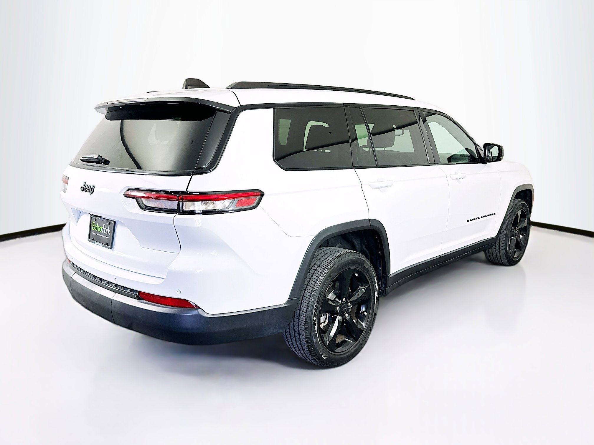 Used 2023 Jeep Grand Cherokee L Laredo image 9