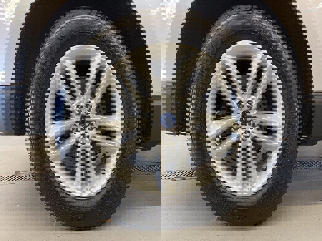 Used 2017 Ford Edge SEL w/ Equipment Group 201A image 39