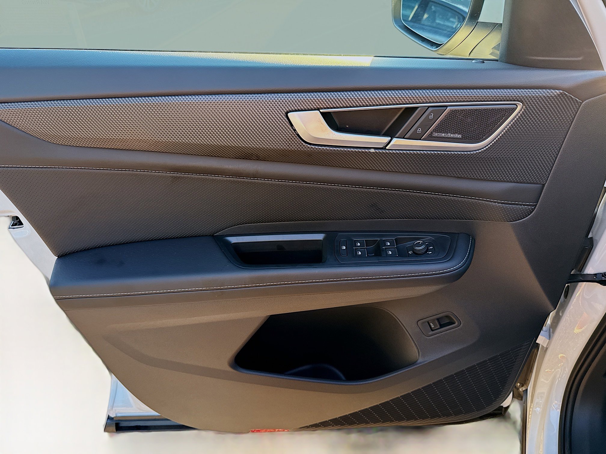 New 2026 Volkswagen Atlas Cross Sport SEL Premium R-Line image 22