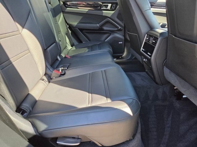 Used 2019 Porsche Cayenne E-Hybrid AWD/4WD image 28