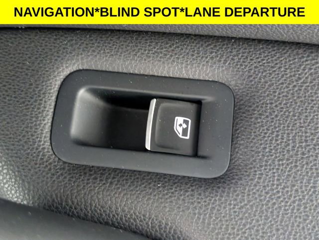 Used 2019 Volkswagen Golf R 4-Door image 32