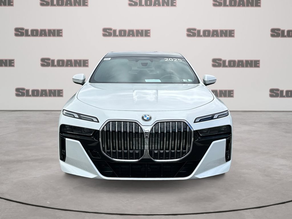 Used 2025 BMW 740i xDrive AWD/4WD image 8