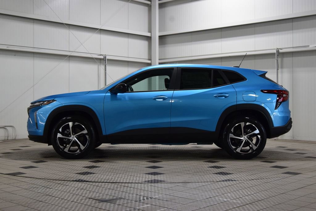 New 2026 Chevrolet Trax RS w/ Sunroof Package FWD image 4