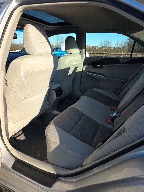 Used 2014 Toyota Camry Hybrid image 8