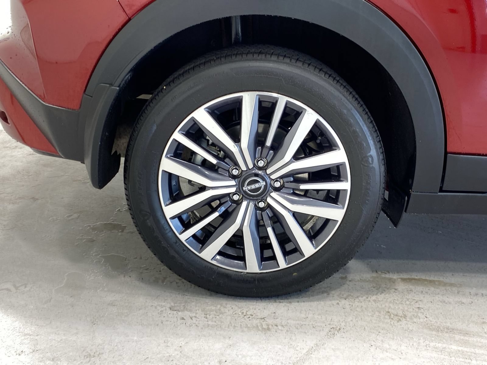 Used 2023 Nissan Kicks SR w/ SR Premium Package FWD image 10