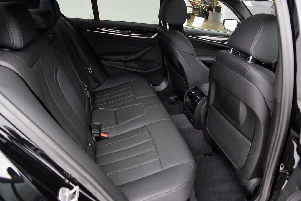 Used 2023 BMW 530i w/ Convenience Package image 19