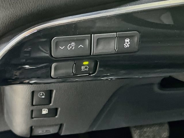 Used 2022 Toyota Prius Prime XLE FWD image 10