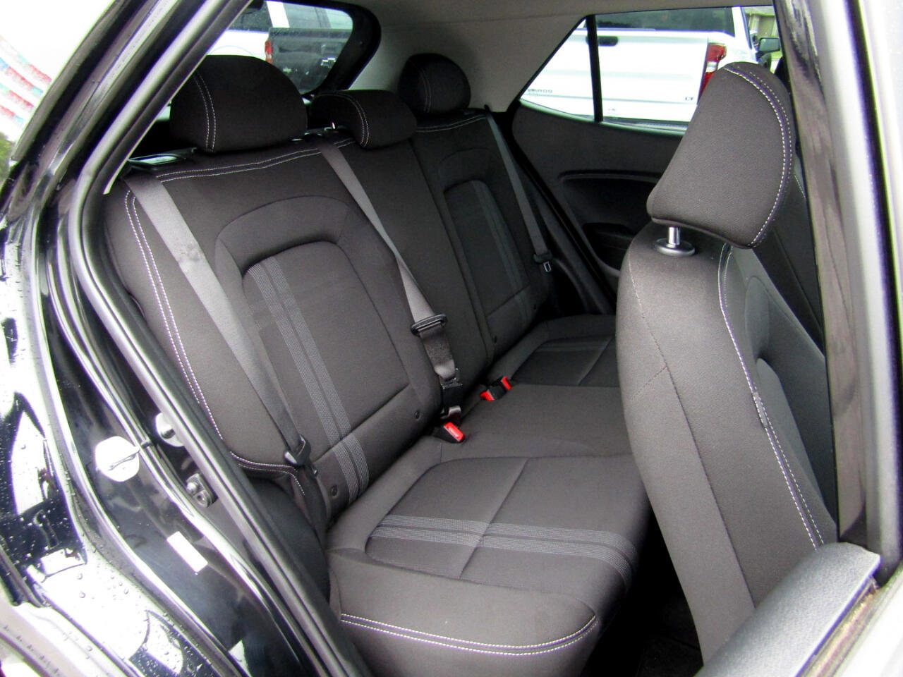 Used 2022 Hyundai Venue SEL image 25