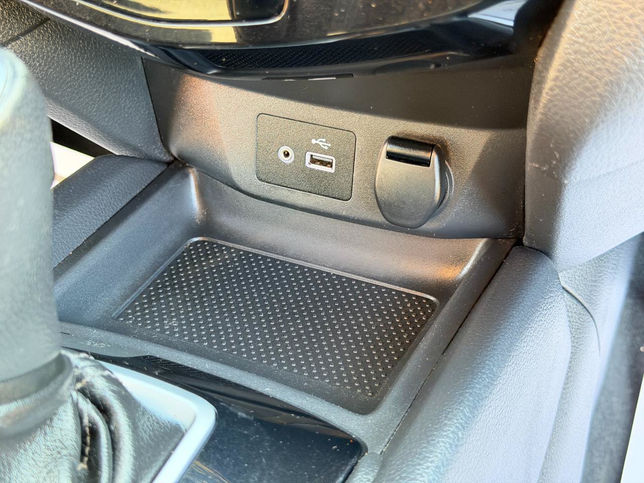 Used 2018 Nissan Rogue SV AWD/4WD image 54