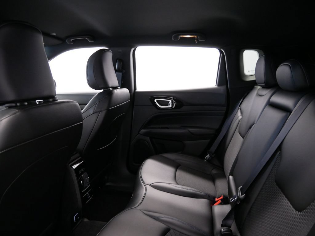 New 2026 Jeep Compass Latitude AWD/4WD image 14