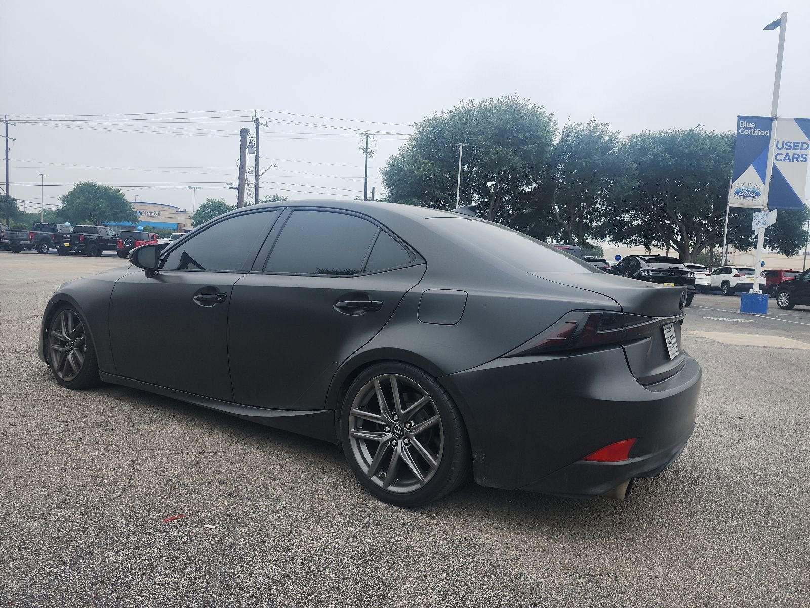 Used 2017 Lexus IS 200t F Sport w/ F Sport Package RWD image 4