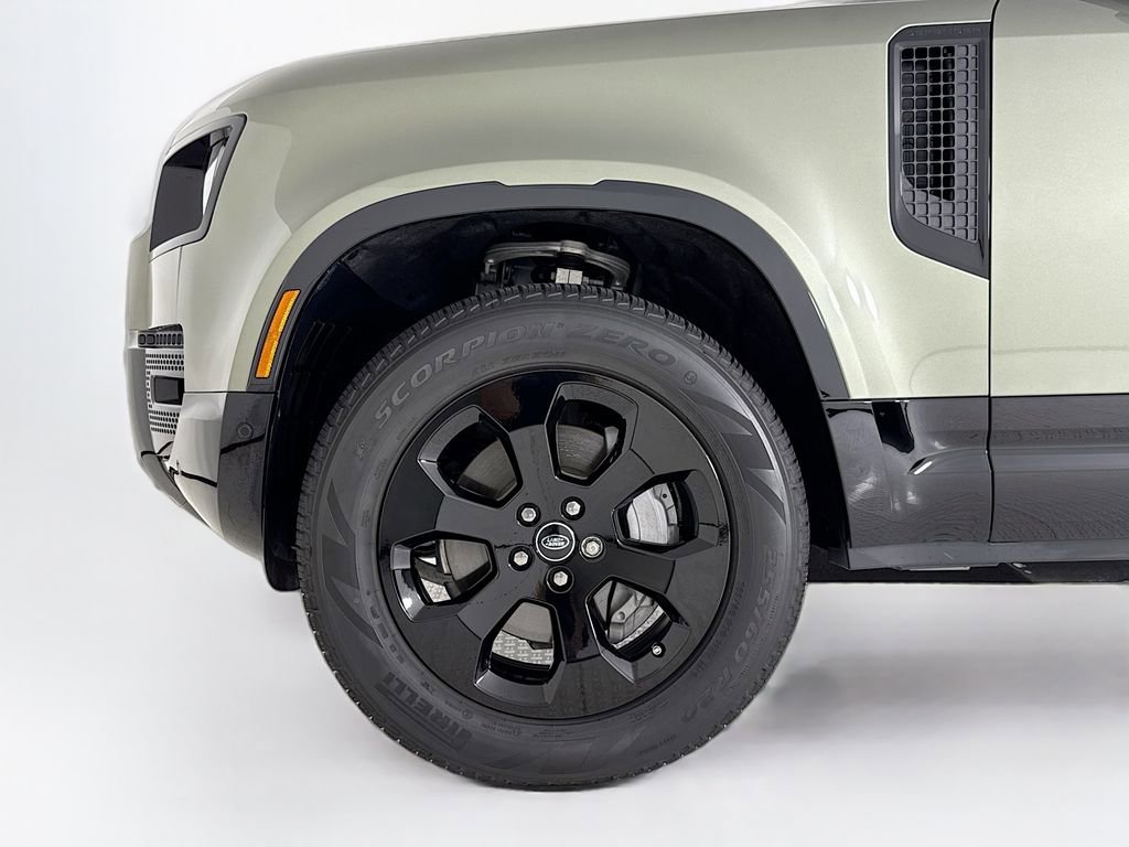 Used 2025 Land Rover Defender 110 X-Dynamic SE image 26