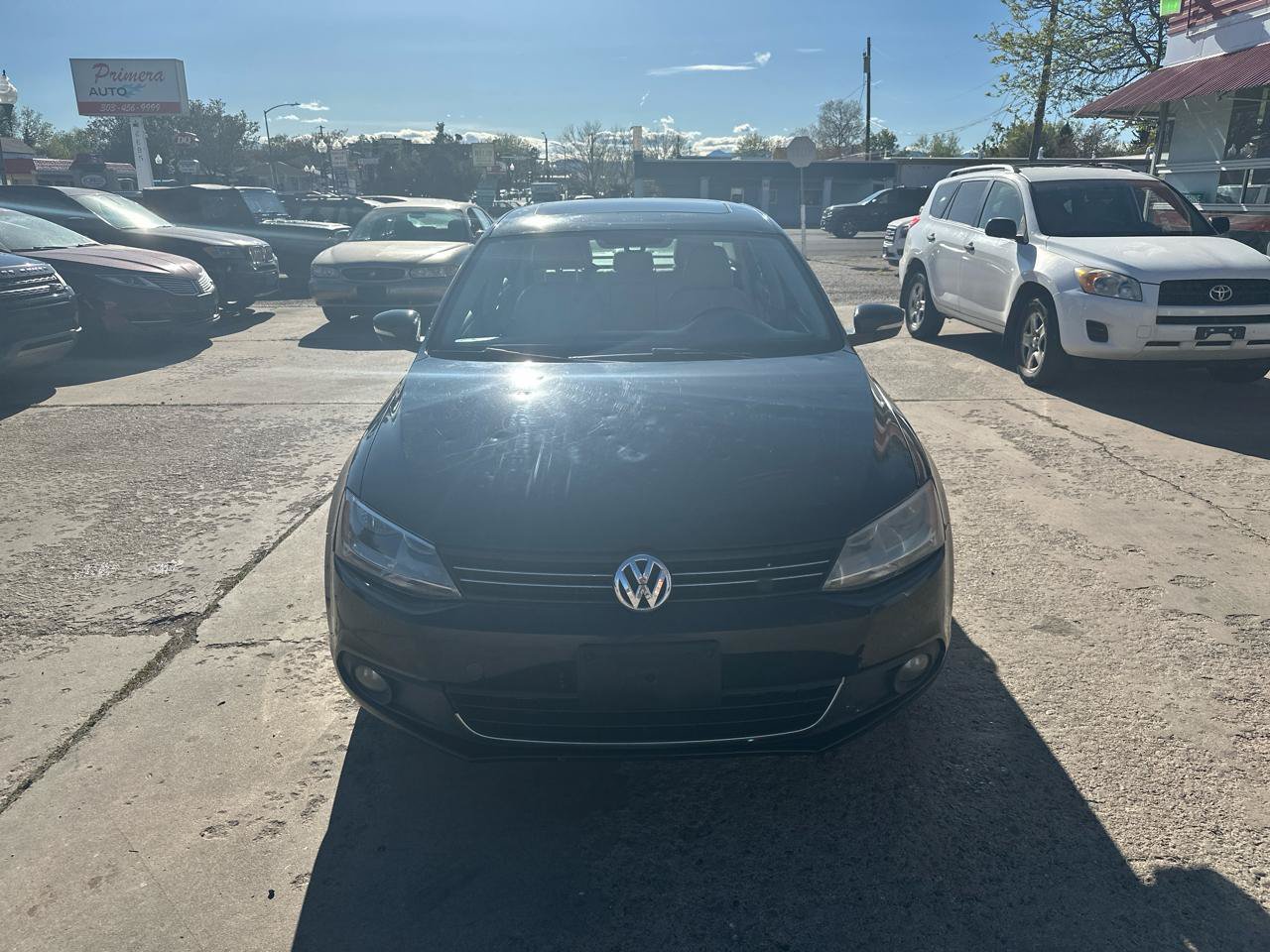Used 2011 Volkswagen Jetta SEL FWD image 2
