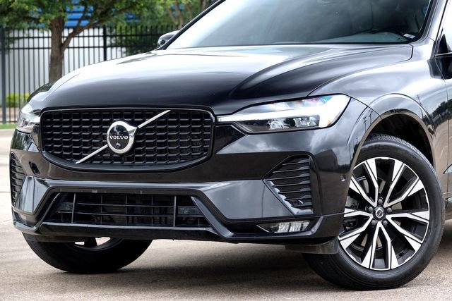 Used 2023 Volvo XC60 B5 Plus image 10