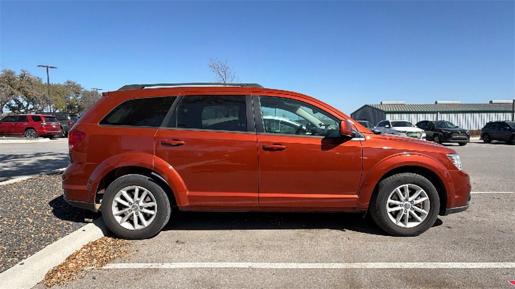 Used 2014 Dodge Journey SXT w/ Flexible Seating Group image 4