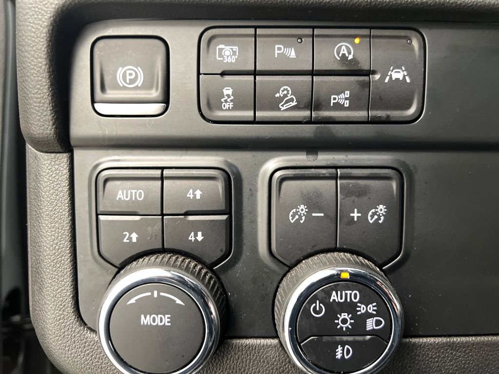 Used 2025 Chevrolet Tahoe Z71 image 45