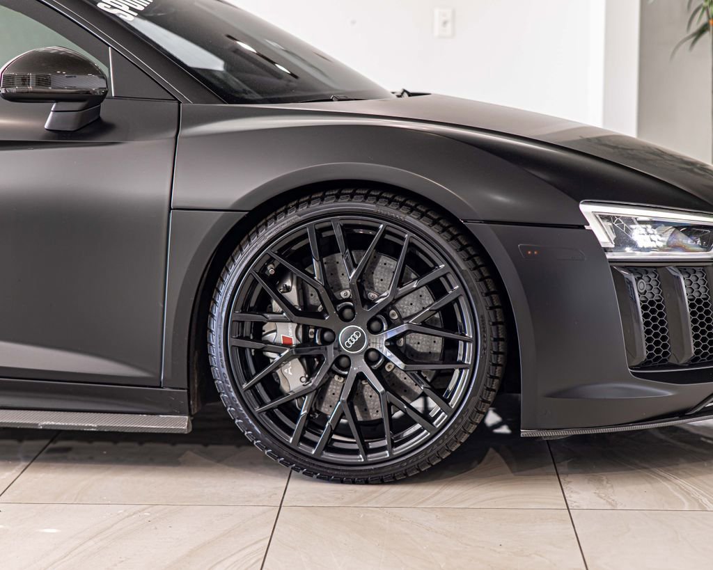 Used 2017 Audi R8 V10 plus image 10