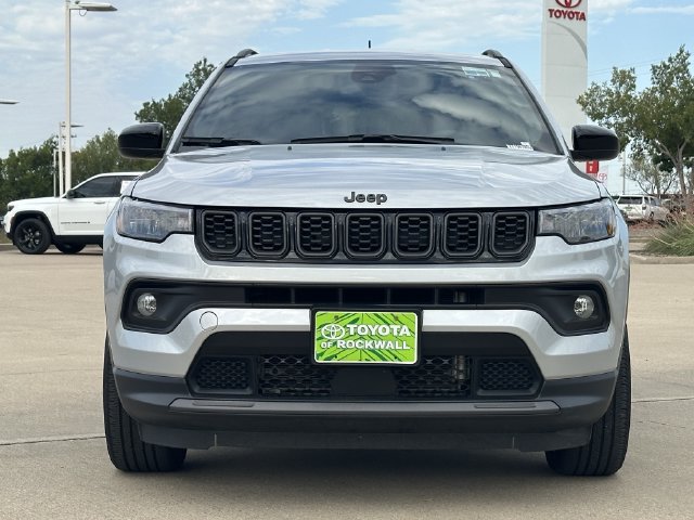 Used 2026 Jeep Compass Latitude AWD/4WD image 6