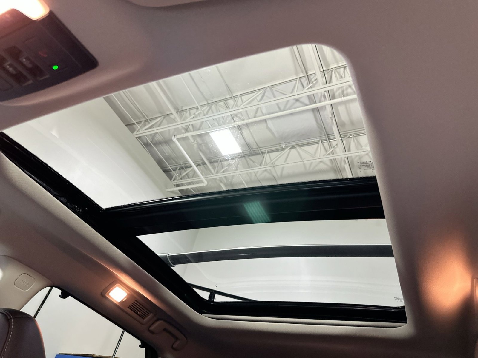 Used 2023 Nissan Pathfinder Platinum image 32