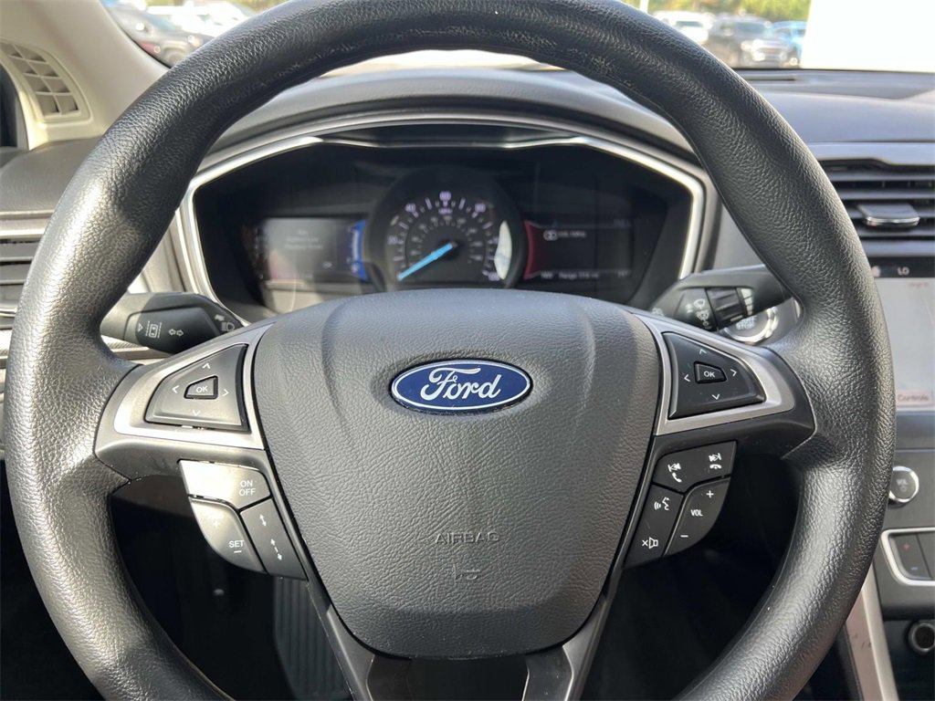 Used 2019 Ford Fusion SE image 17