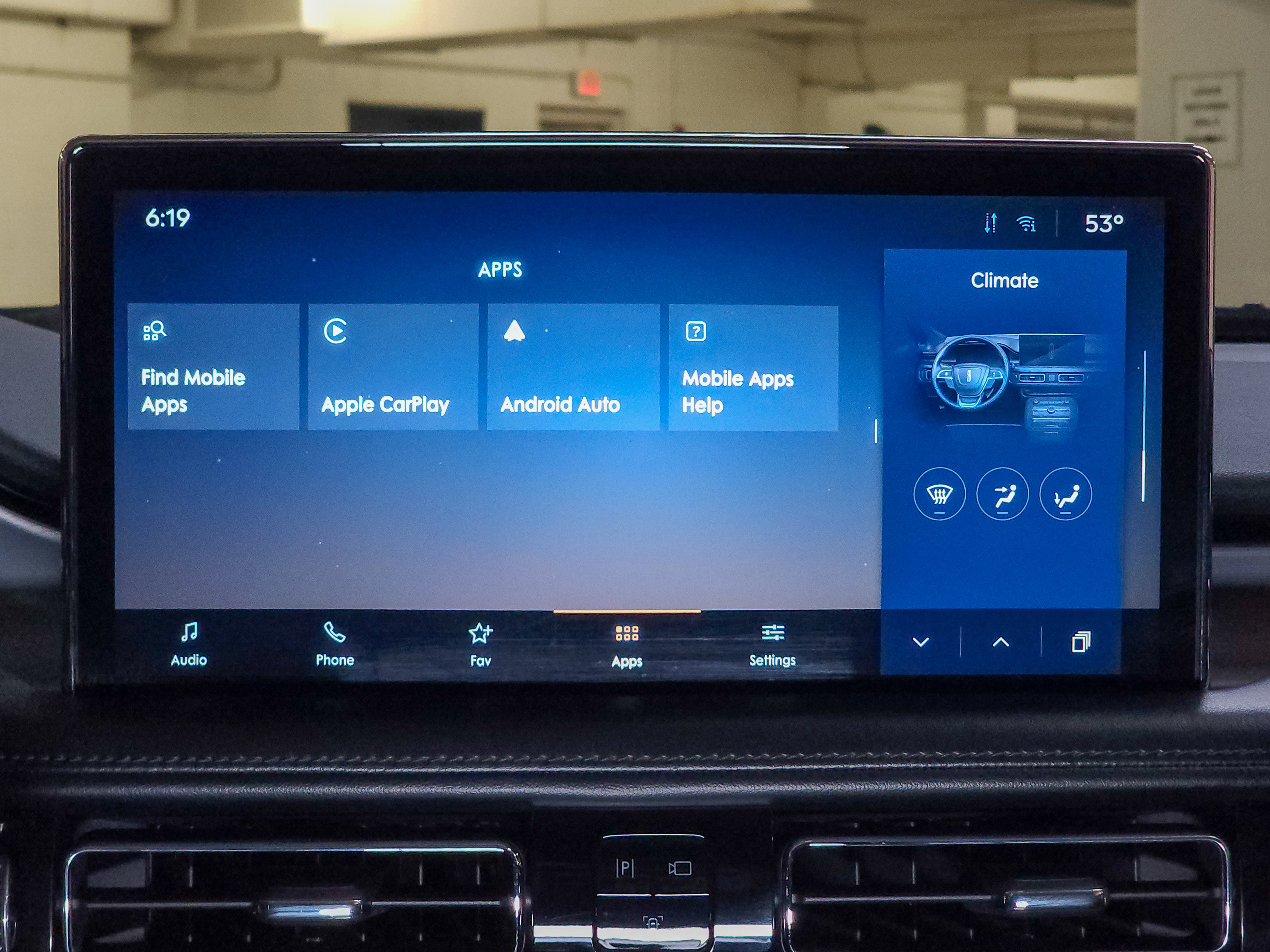 Used 2022 Lincoln Nautilus FWD image 32