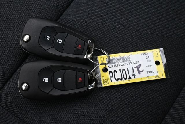 Used 2024 Chevrolet Trax LS FWD image 42