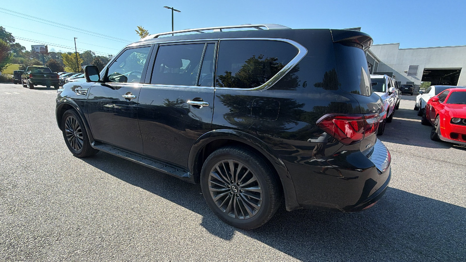 Used 2024 INFINITI QX80 Sensory AWD/4WD image 10
