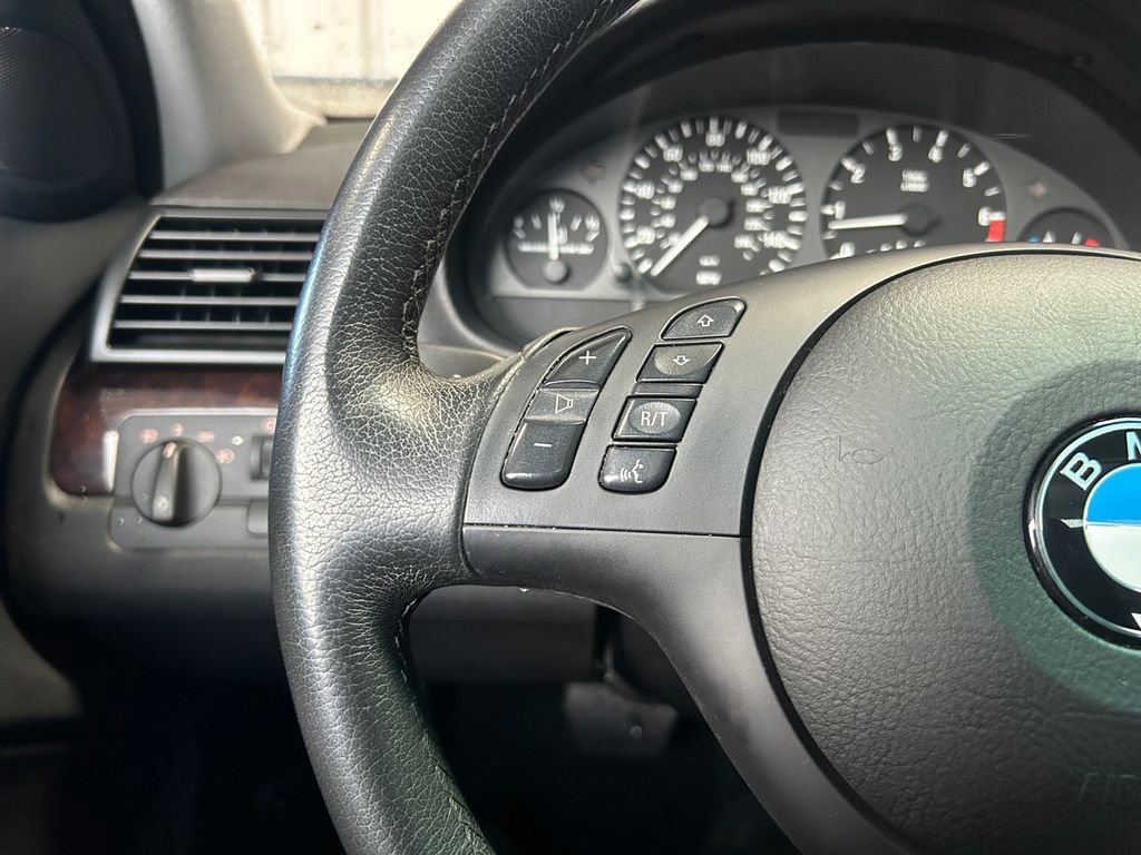Used 2003 BMW 325i Sedan image 17
