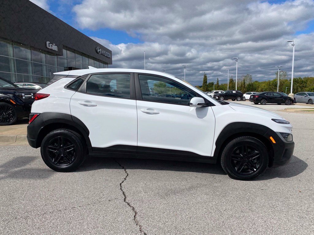 Used 2023 Hyundai Kona SE w/ Cargo Package AWD/4WD image 9